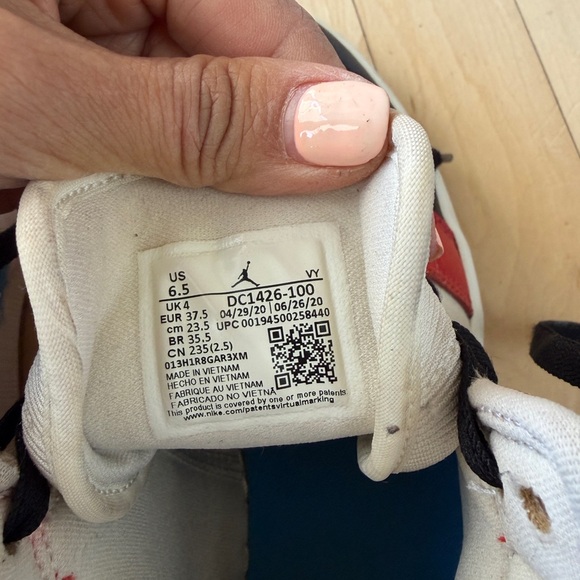 Jordan’s 34 Men’s 9.5 main image 11